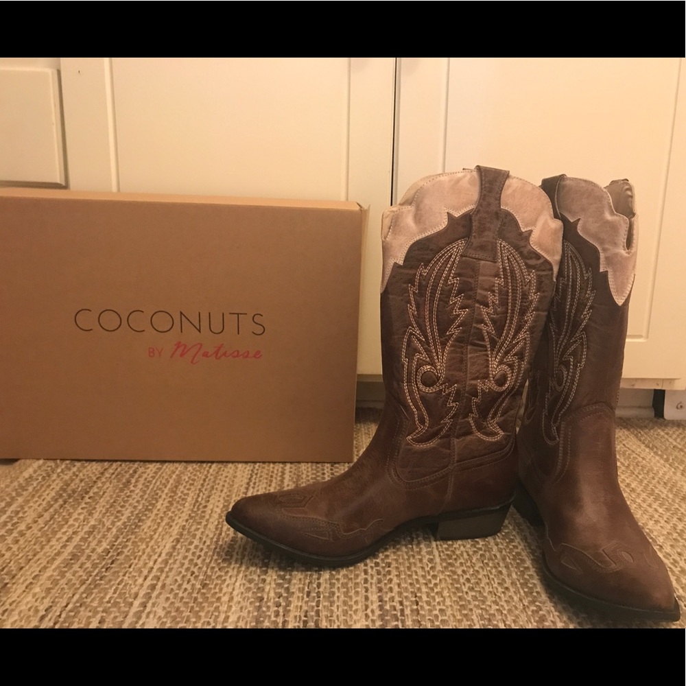 Coconuts Boots - Picture 2 of 5